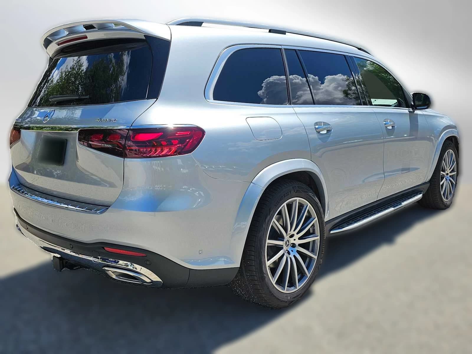 Mercedes-Benz GLS GLS 580 4MATIC SUV 2026 — side view