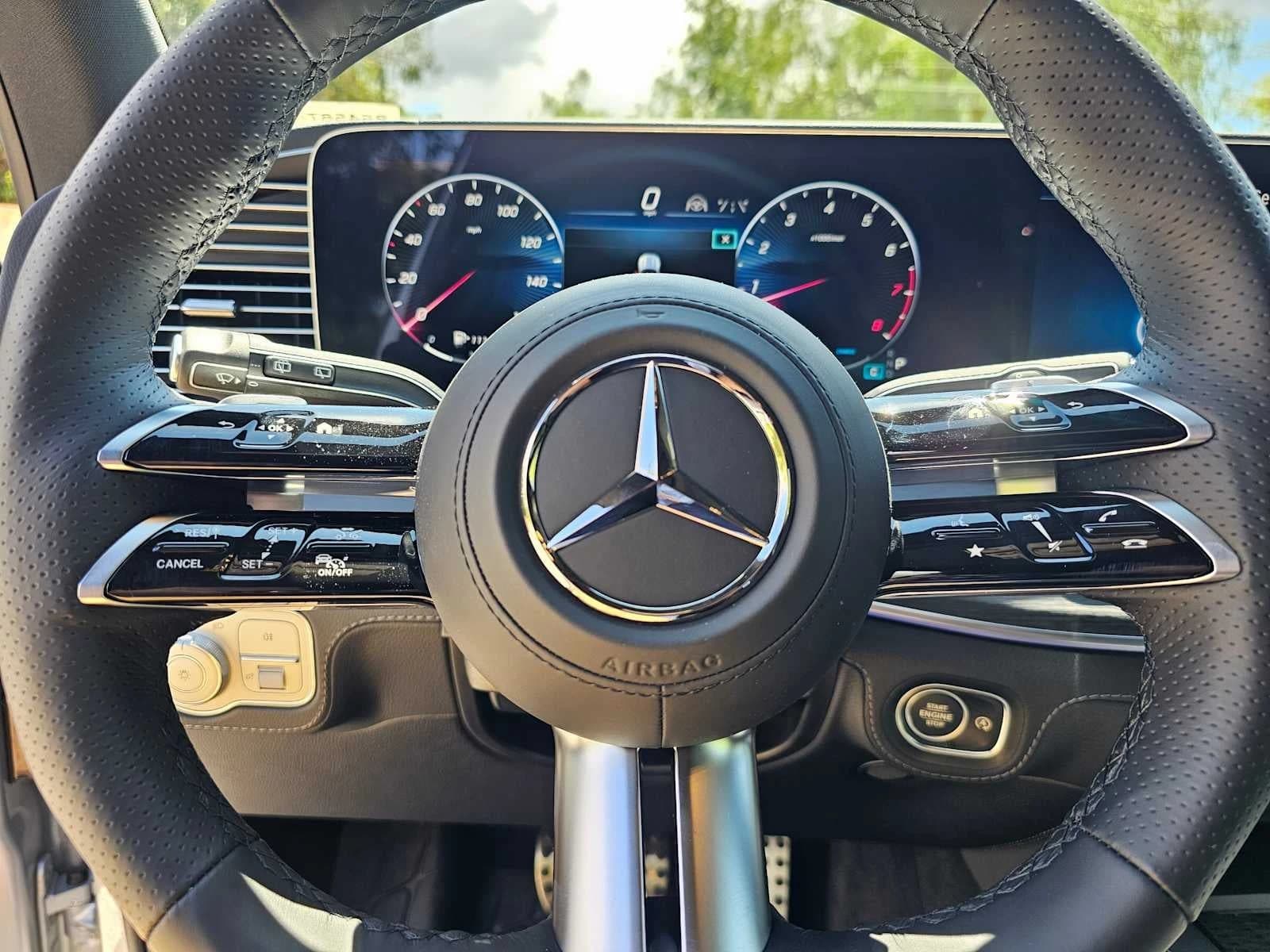 Mercedes-Benz GLS GLS 580 4MATIC SUV 2026 — side view