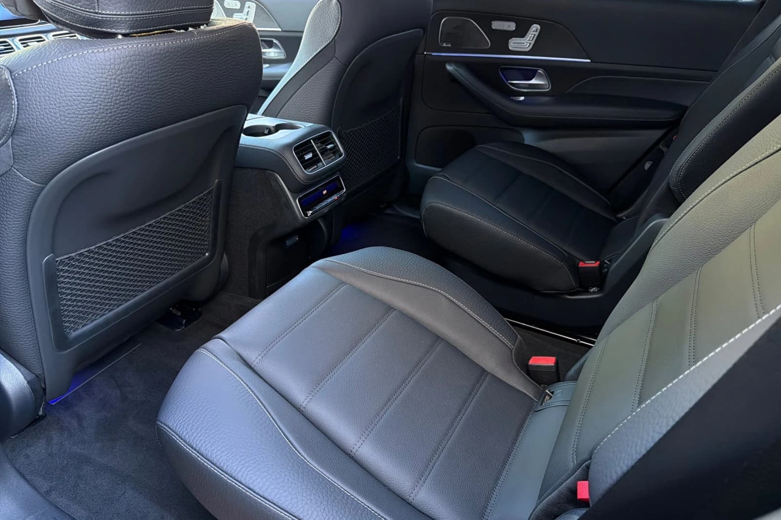 Mercedes-Benz GLS GLS 580 4MATIC SUV 2026 — side view