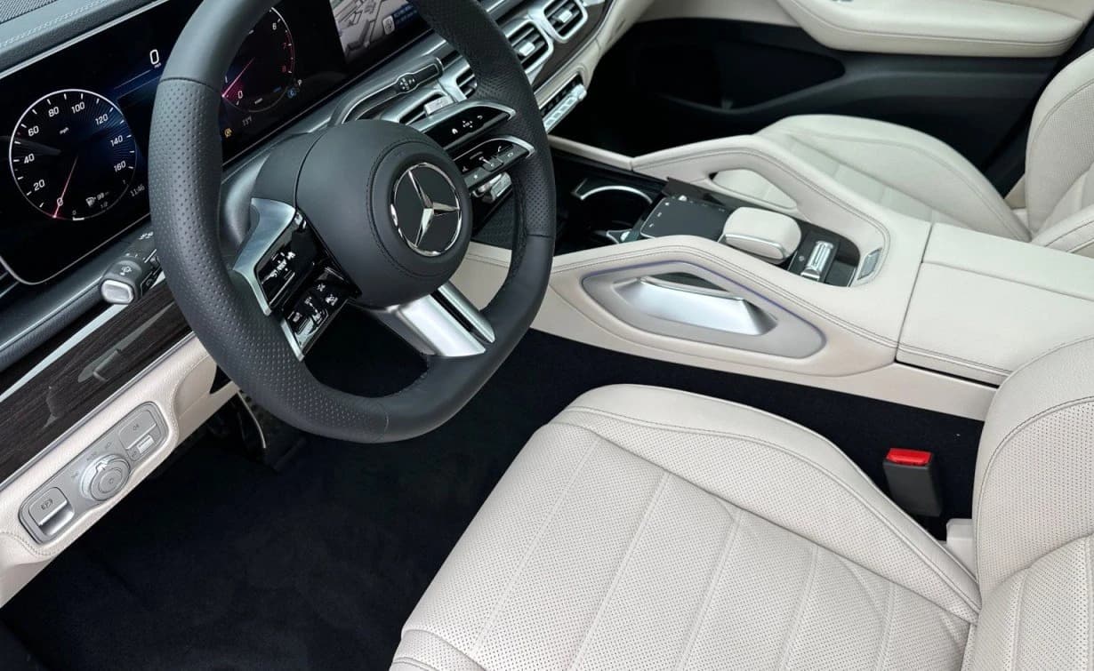 Mercedes-Benz GLS GLS 580 4MATIC SUV 2026 — side view