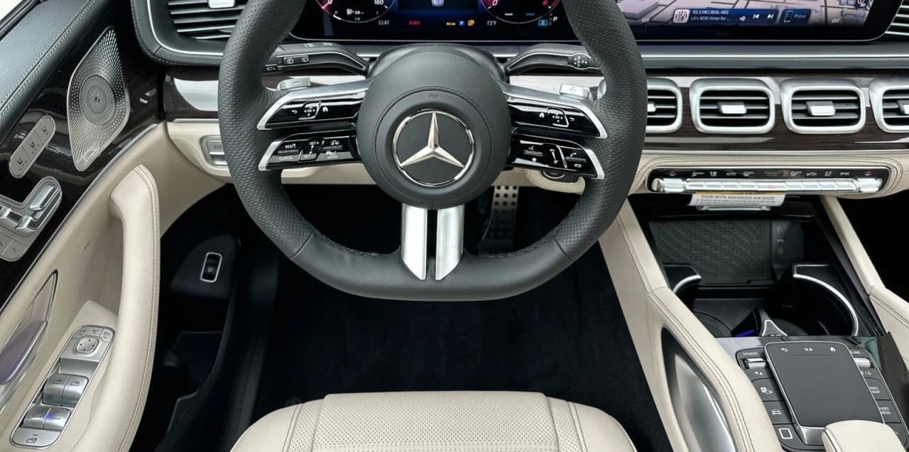 Mercedes-Benz GLS GLS 580 4MATIC SUV 2026 — side view