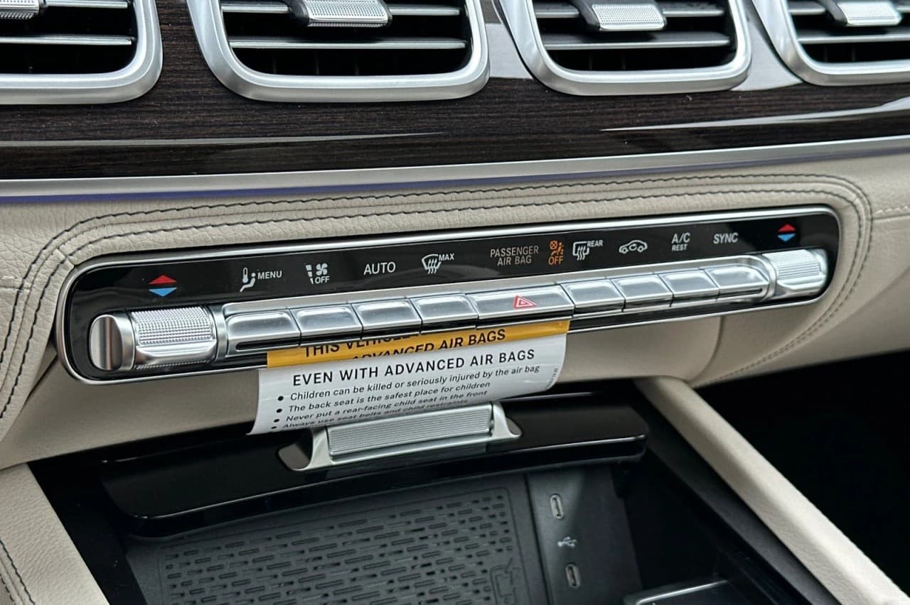 Mercedes-Benz GLS GLS 580 4MATIC SUV 2026 — side view
