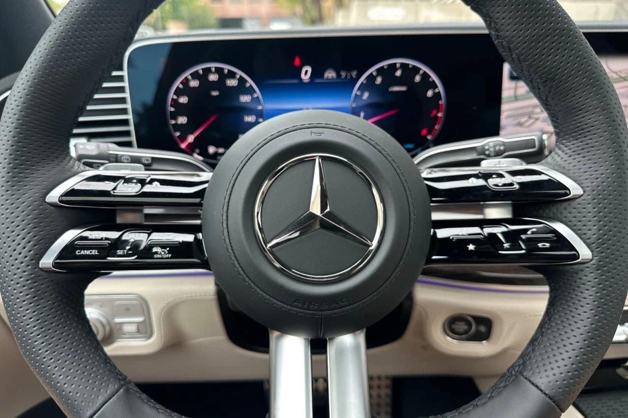Mercedes-Benz GLS GLS 580 4MATIC SUV 2026 — side view