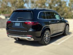 Mercedes-Benz GLS GLS 580 4MATIC SUV 2026 — side view