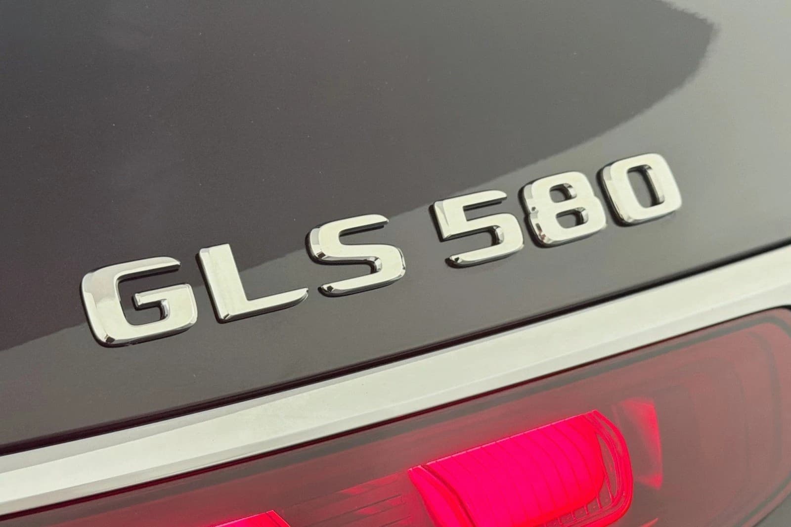 Mercedes-Benz GLS GLS 580 4MATIC SUV 2026 — side view