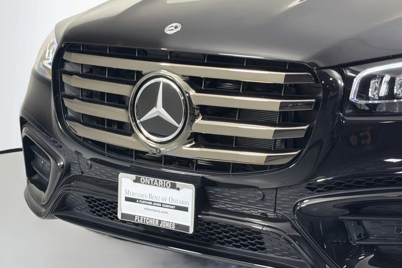 Mercedes-Benz GLS GLS 580 4MATIC SUV 2026 — side view