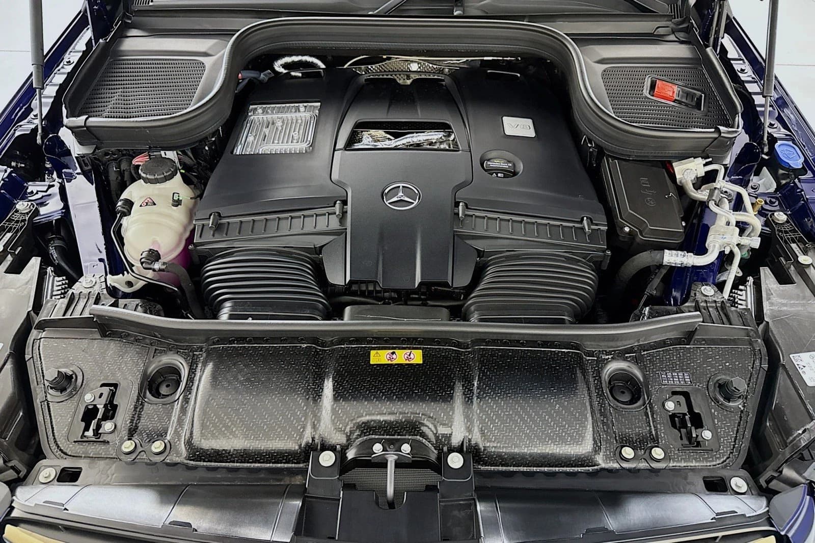 Mercedes-Benz GLS GLS 580 4MATIC SUV 2026 — side view