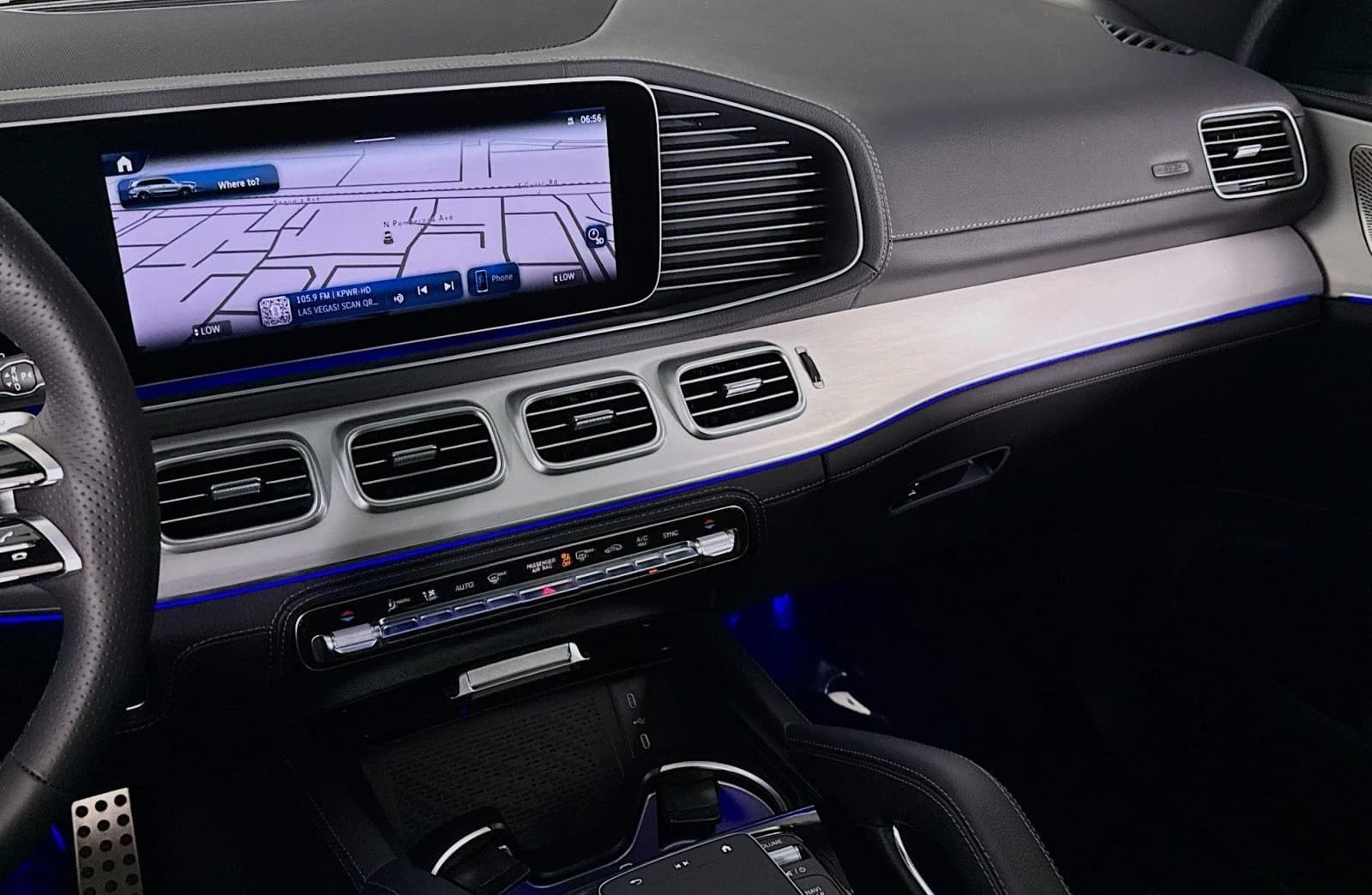 Mercedes-Benz GLS GLS 580 4MATIC SUV 2026 — side view