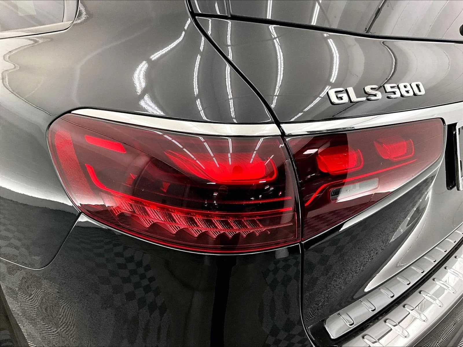 Mercedes-Benz GLS GLS 580 4MATIC SUV 2026 — side view