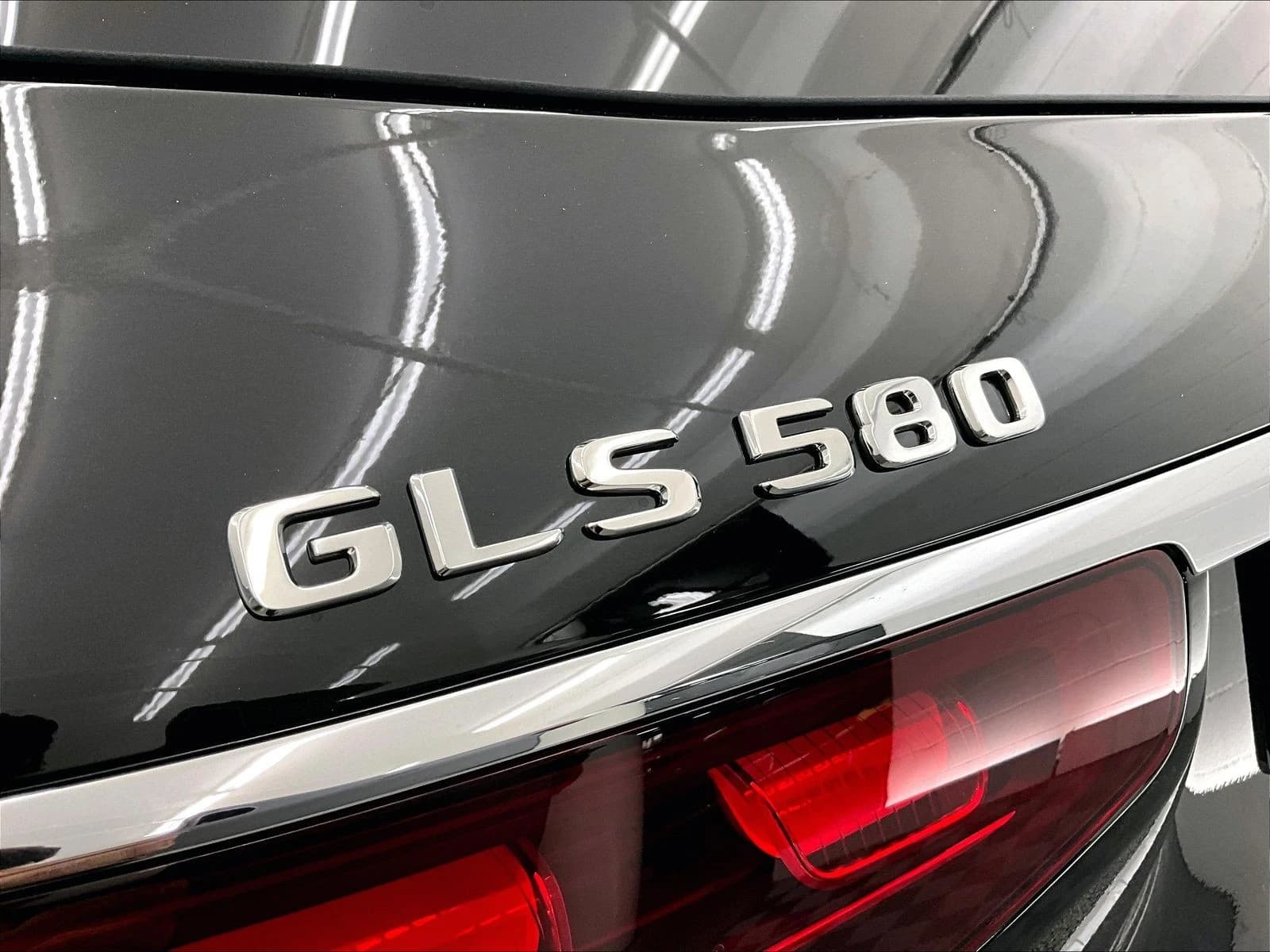 Mercedes-Benz GLS GLS 580 4MATIC SUV 2026 — side view