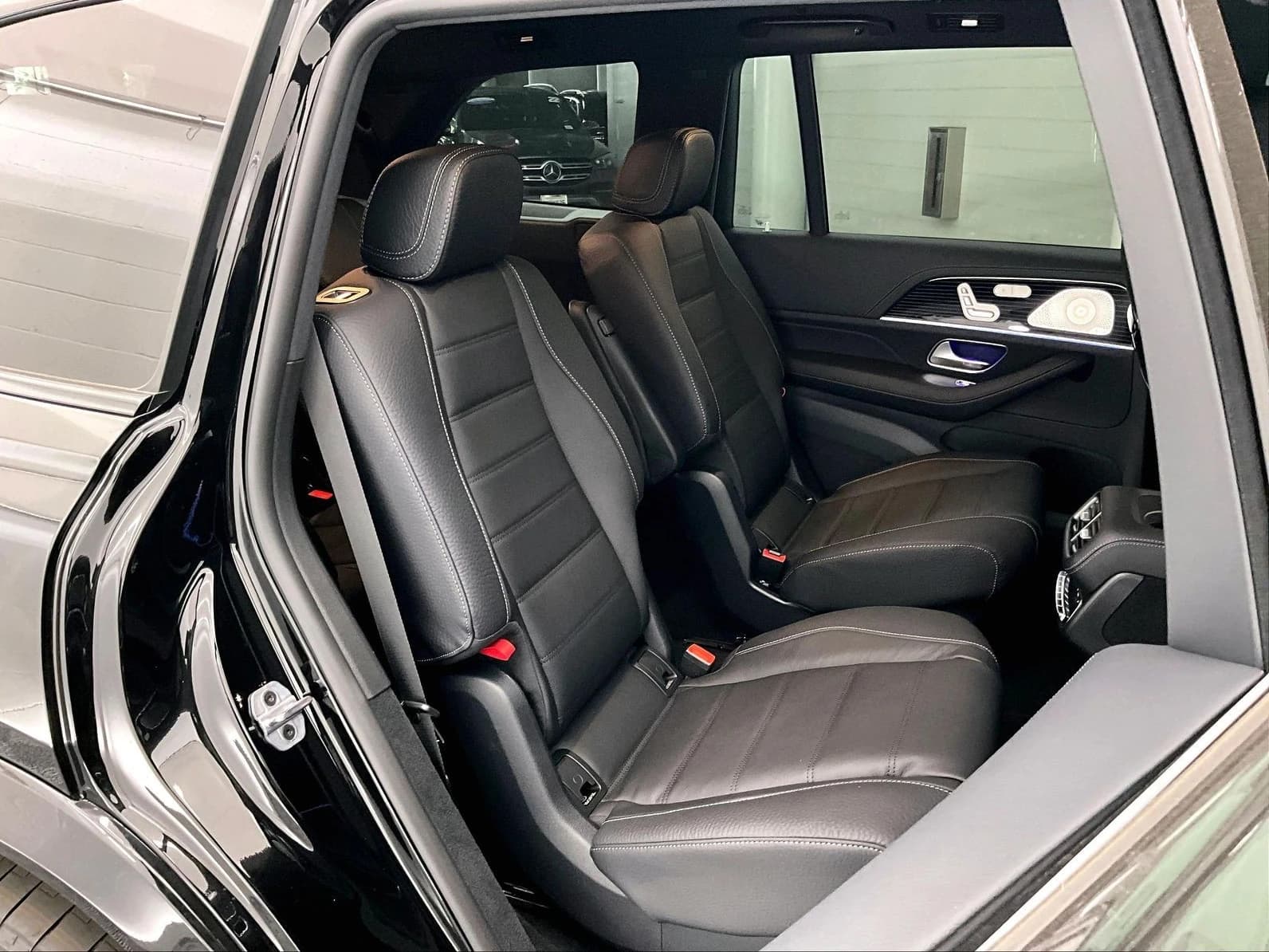 Mercedes-Benz GLS GLS 580 4MATIC SUV 2026 — side view