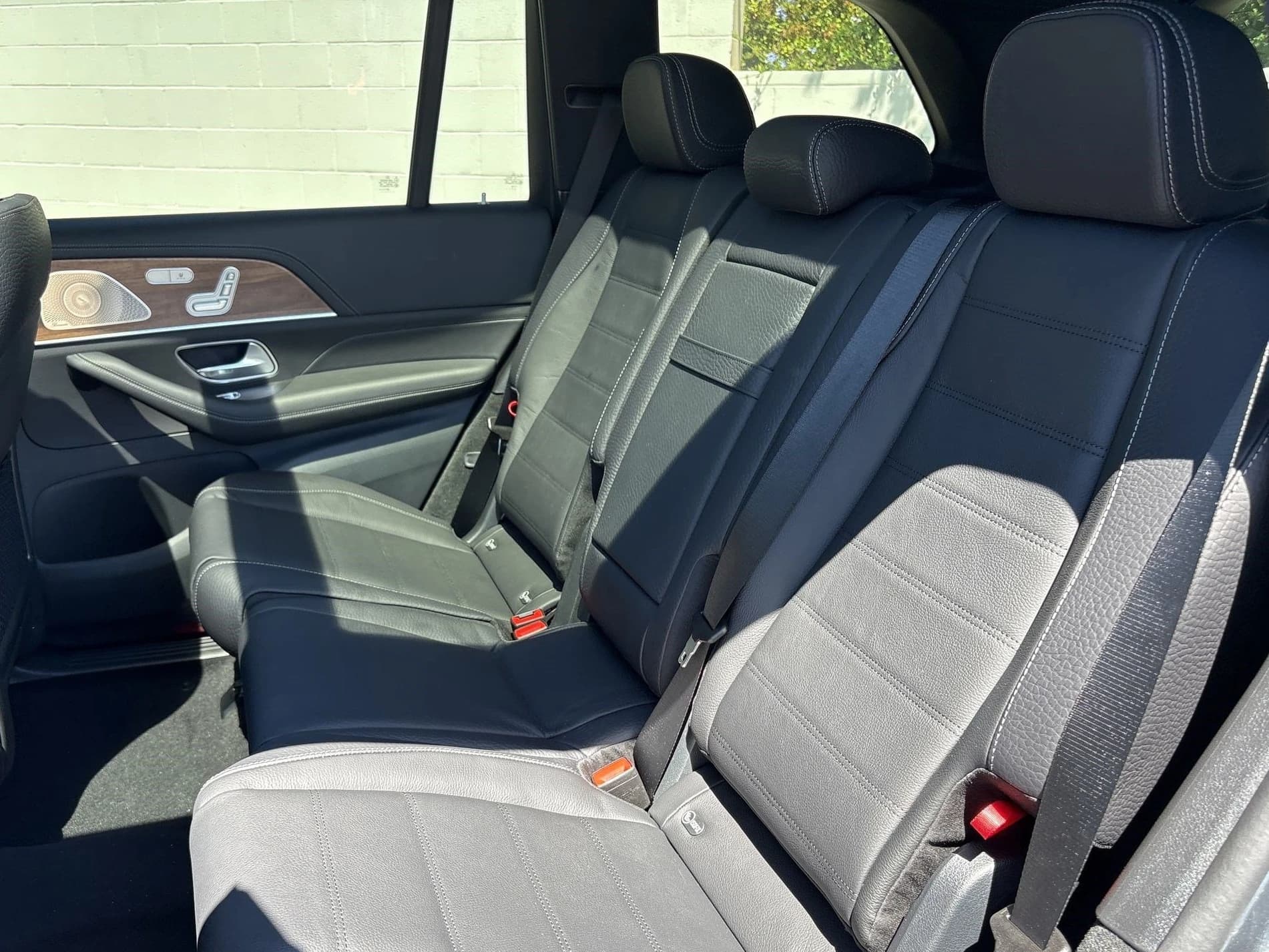 Mercedes-Benz GLS GLS 580 4MATIC SUV 2026 — side view