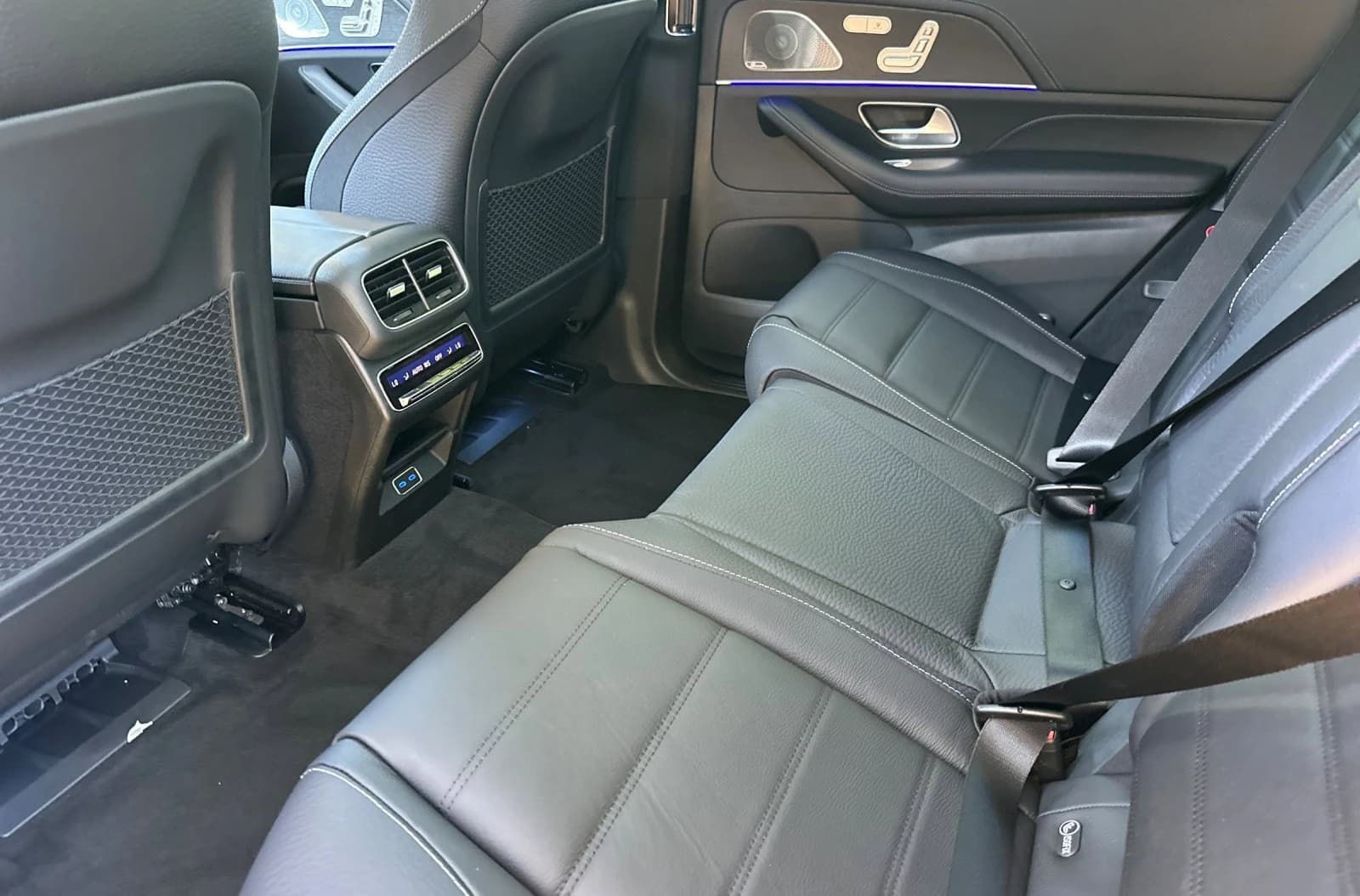 Mercedes-Benz GLS GLS 580 4MATIC SUV 2026 — side view