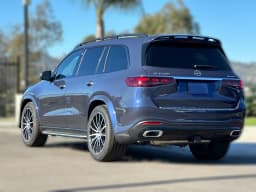 Mercedes-Benz GLS GLS 580 4MATIC SUV 2026 — side view