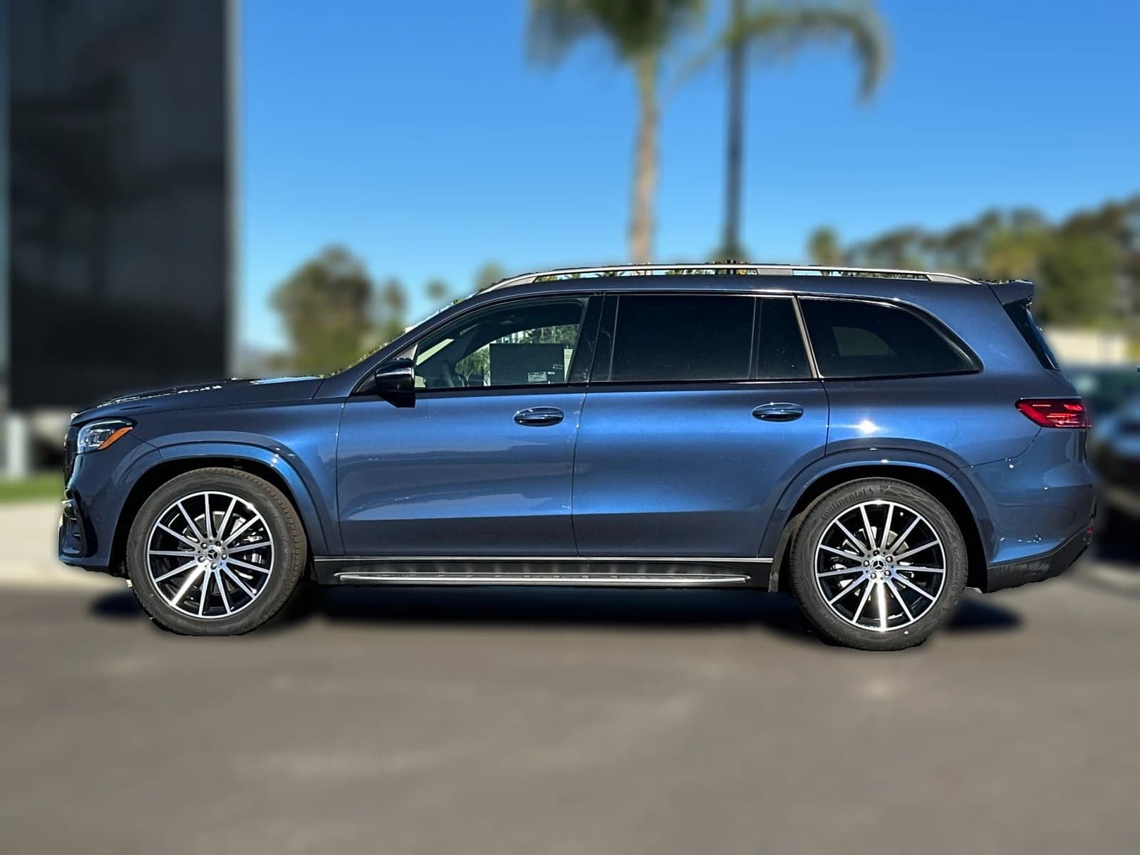 Mercedes-Benz GLS GLS 580 4MATIC SUV 2026 — side view