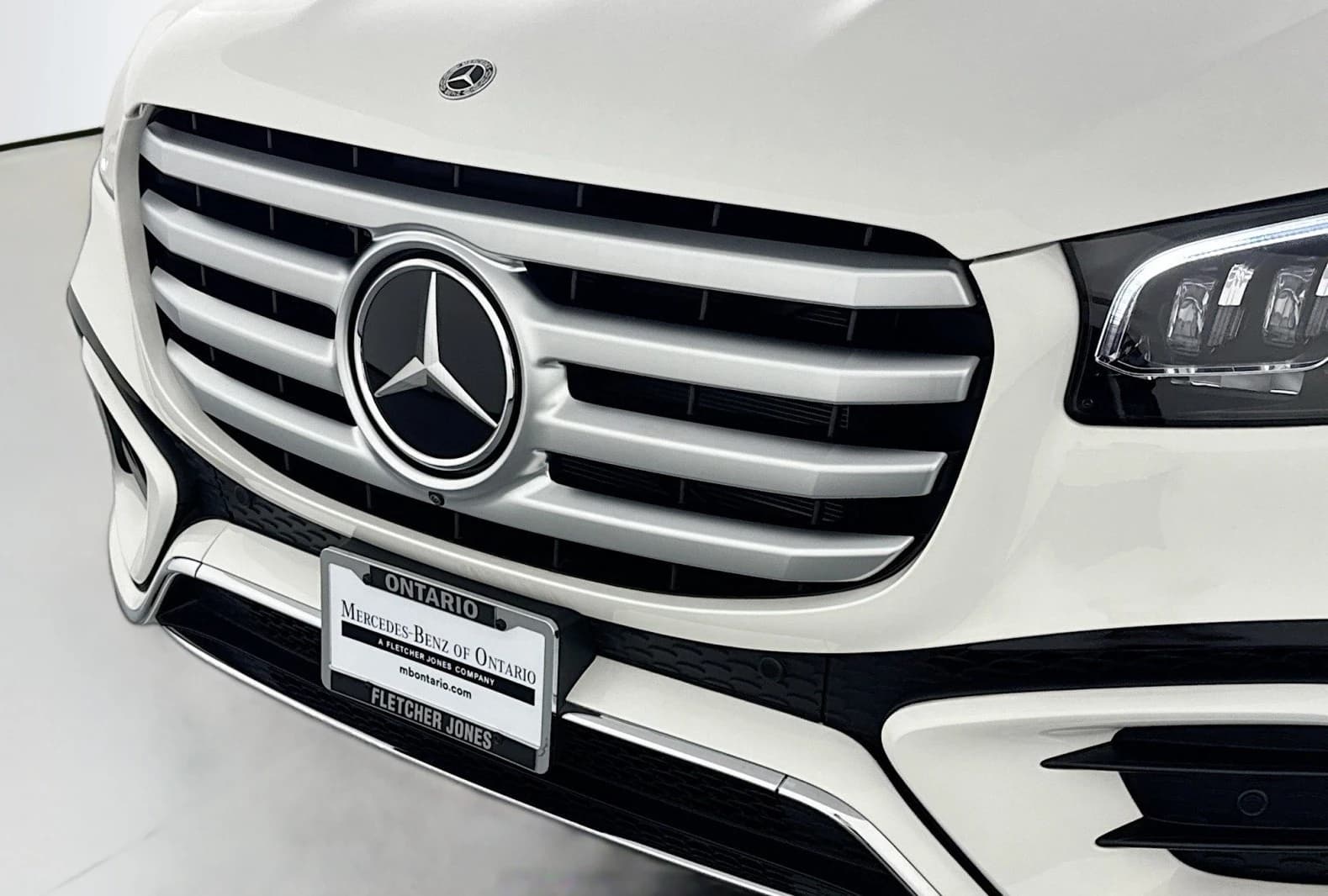 Mercedes-Benz GLS GLS 580 4MATIC SUV 2026 — side view