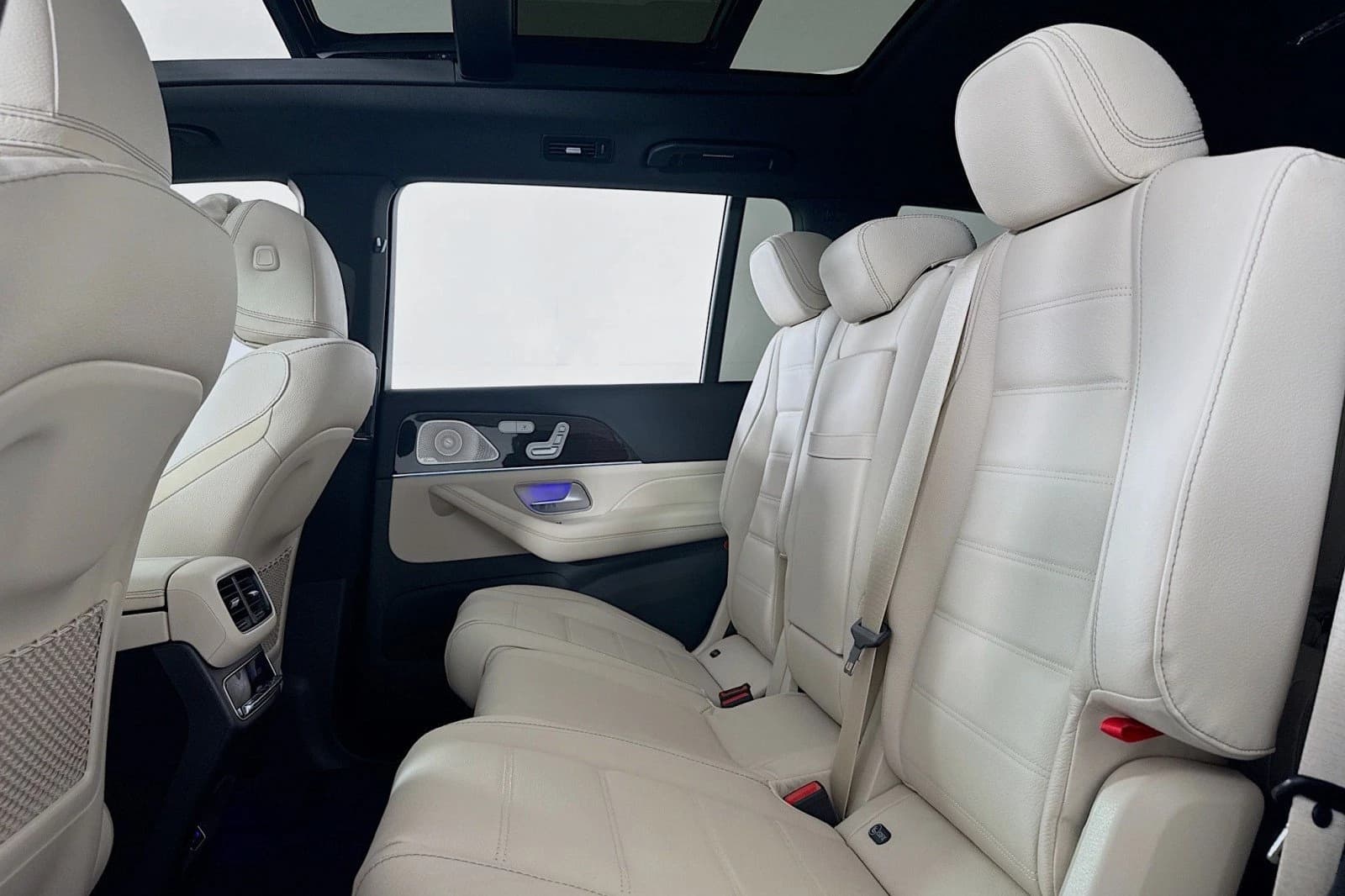 Mercedes-Benz GLS GLS 580 4MATIC SUV 2026 — side view