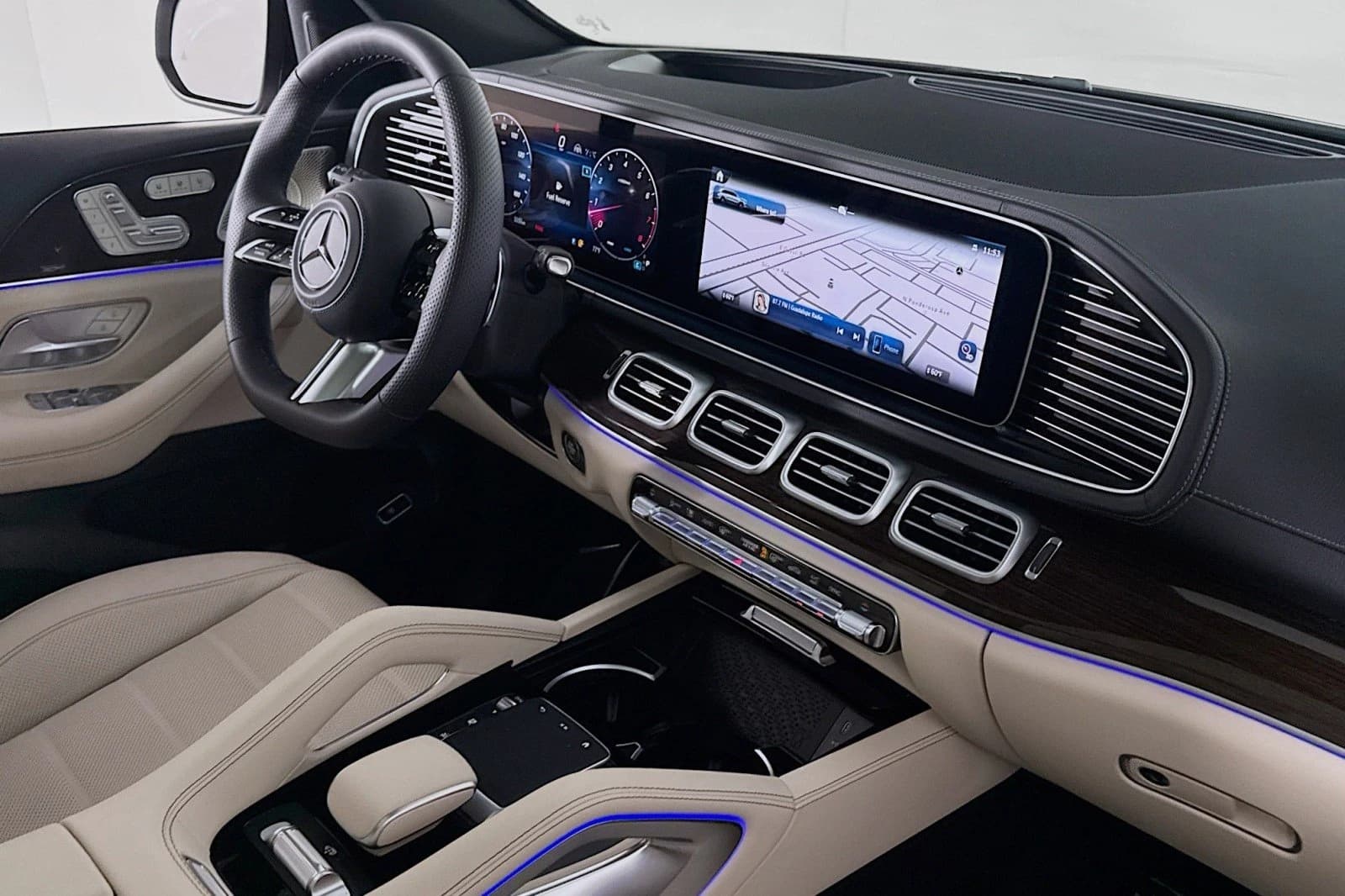 Mercedes-Benz GLS GLS 580 4MATIC SUV 2026 — side view