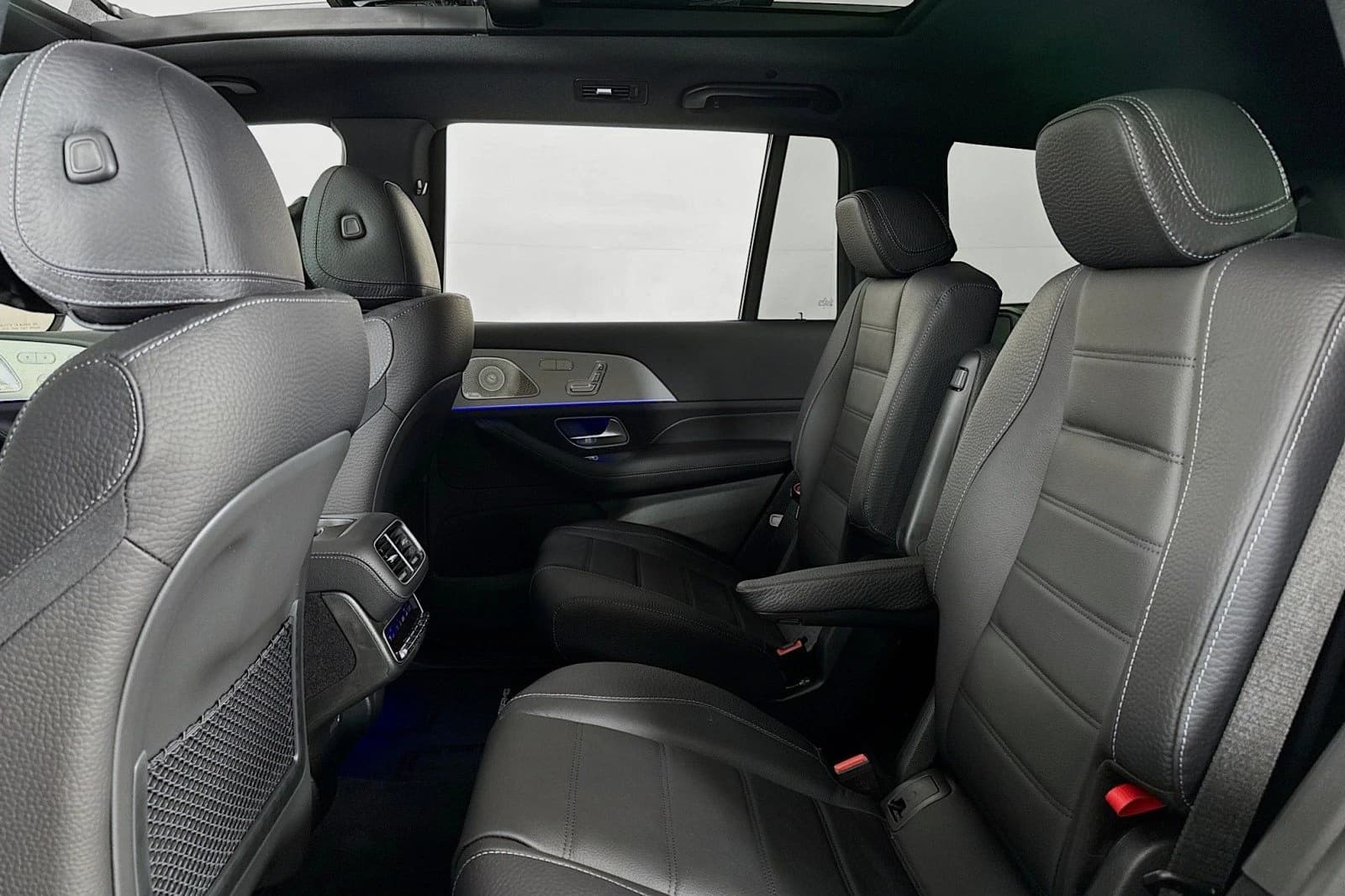 Mercedes-Benz GLS GLS 580 4MATIC SUV 2026 — side view