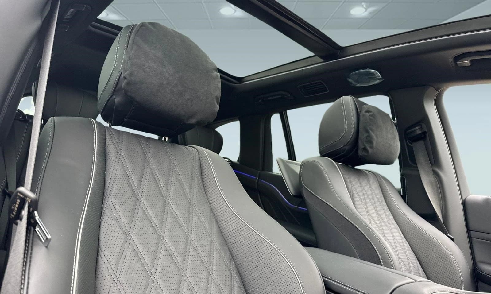 Mercedes-Benz GLS Maybach GLS 600 4MATIC SUV 2026 — side view