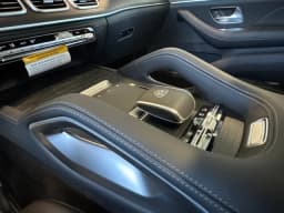 Mercedes-Benz GLS Maybach GLS 600 4MATIC SUV 2026 — side view