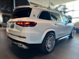 Mercedes-Benz GLS Maybach GLS 600 4MATIC SUV 2026 — side view
