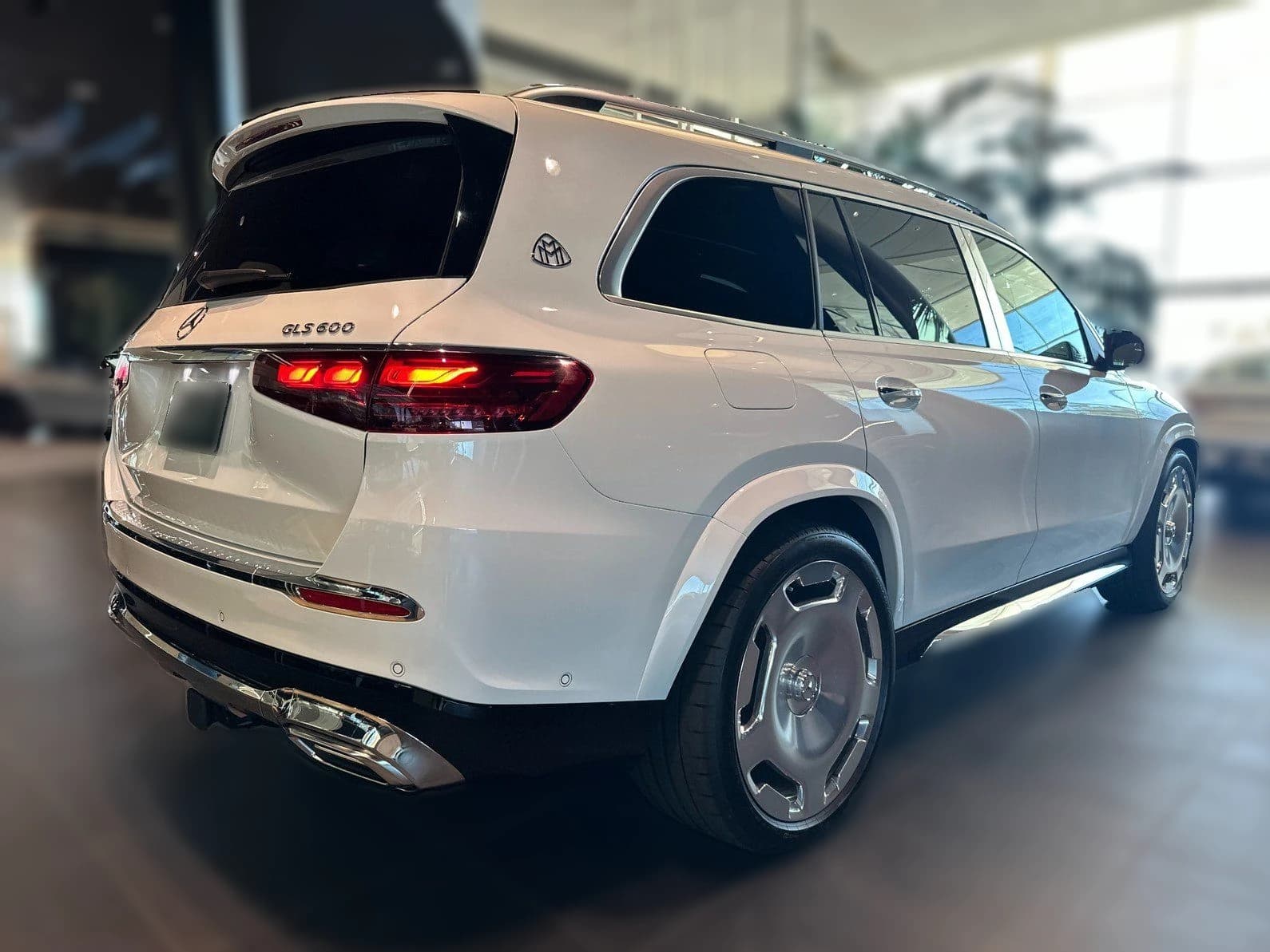 Mercedes-Benz GLS Maybach GLS 600 4MATIC SUV 2026 — side view