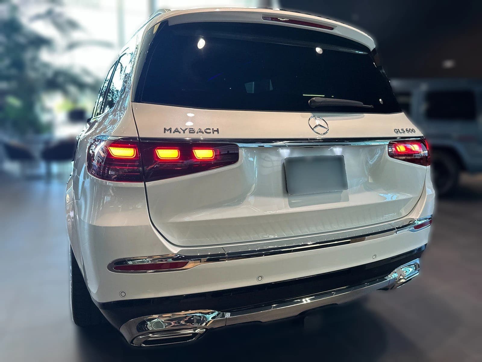 Mercedes-Benz GLS Maybach GLS 600 4MATIC SUV 2026 — side view
