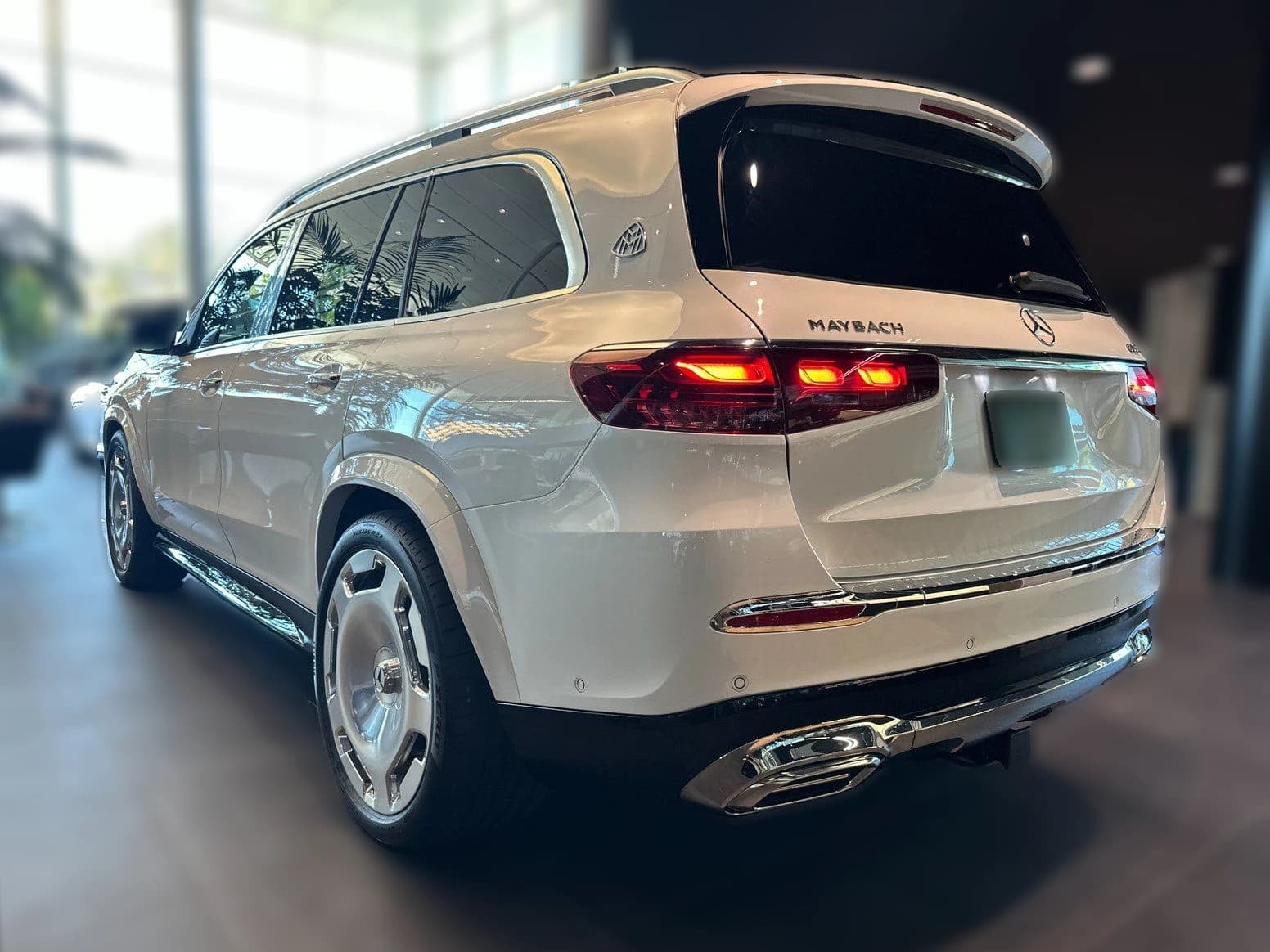 Mercedes-Benz GLS Maybach GLS 600 4MATIC SUV 2026 — side view