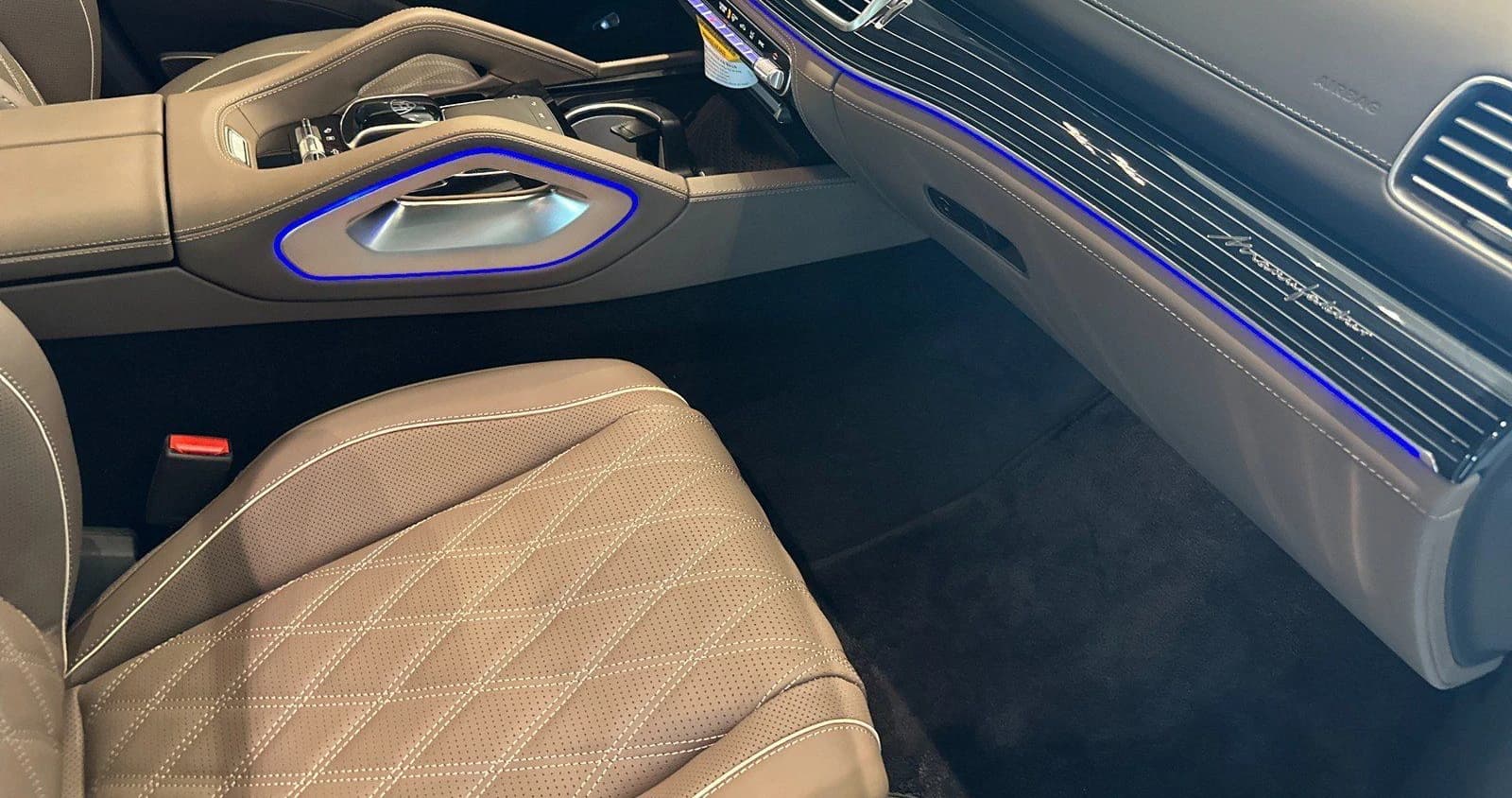 Mercedes-Benz GLS Maybach GLS 600 4MATIC SUV 2026 — side view