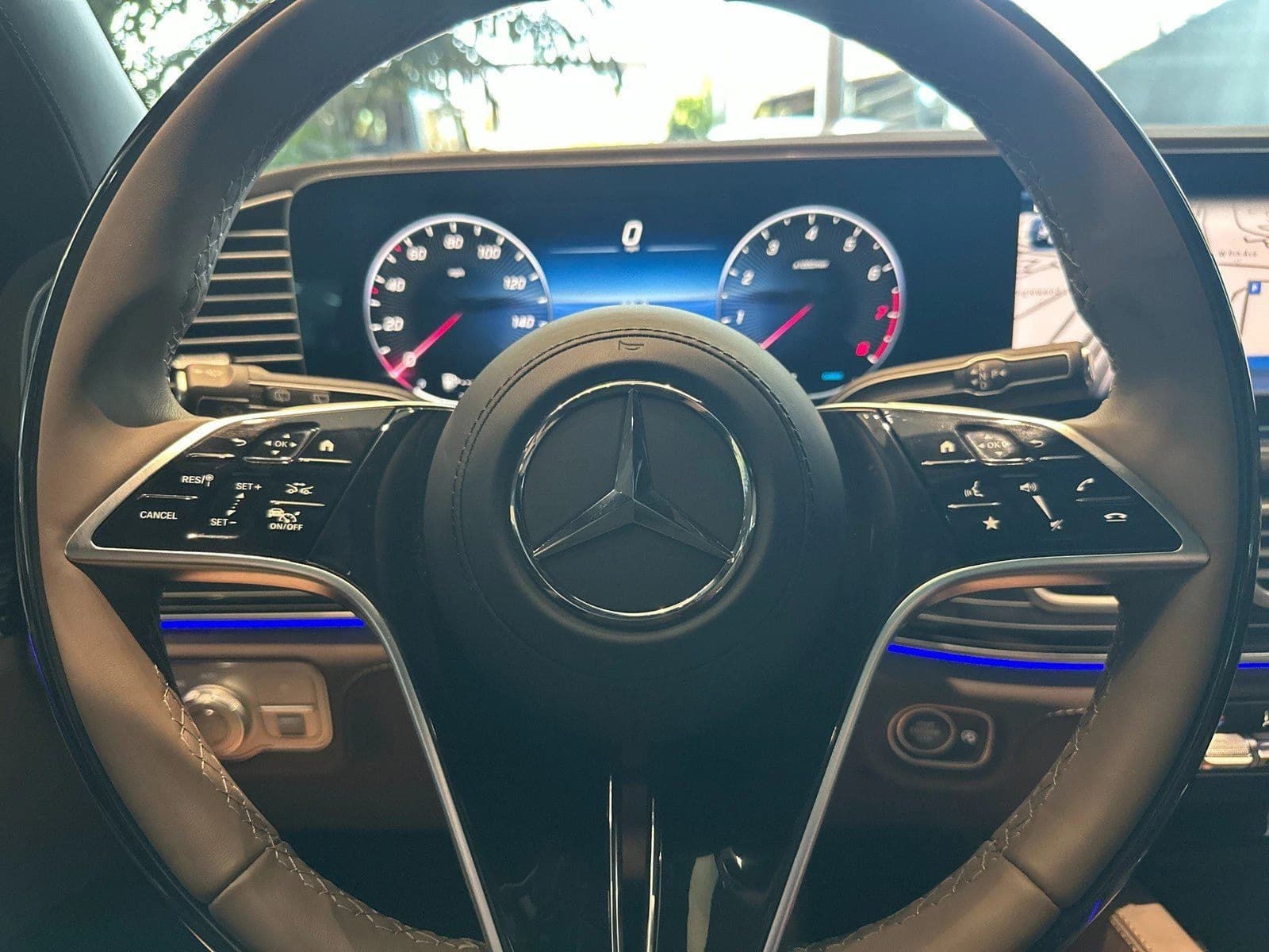 Mercedes-Benz GLS Maybach GLS 600 4MATIC SUV 2026 — side view