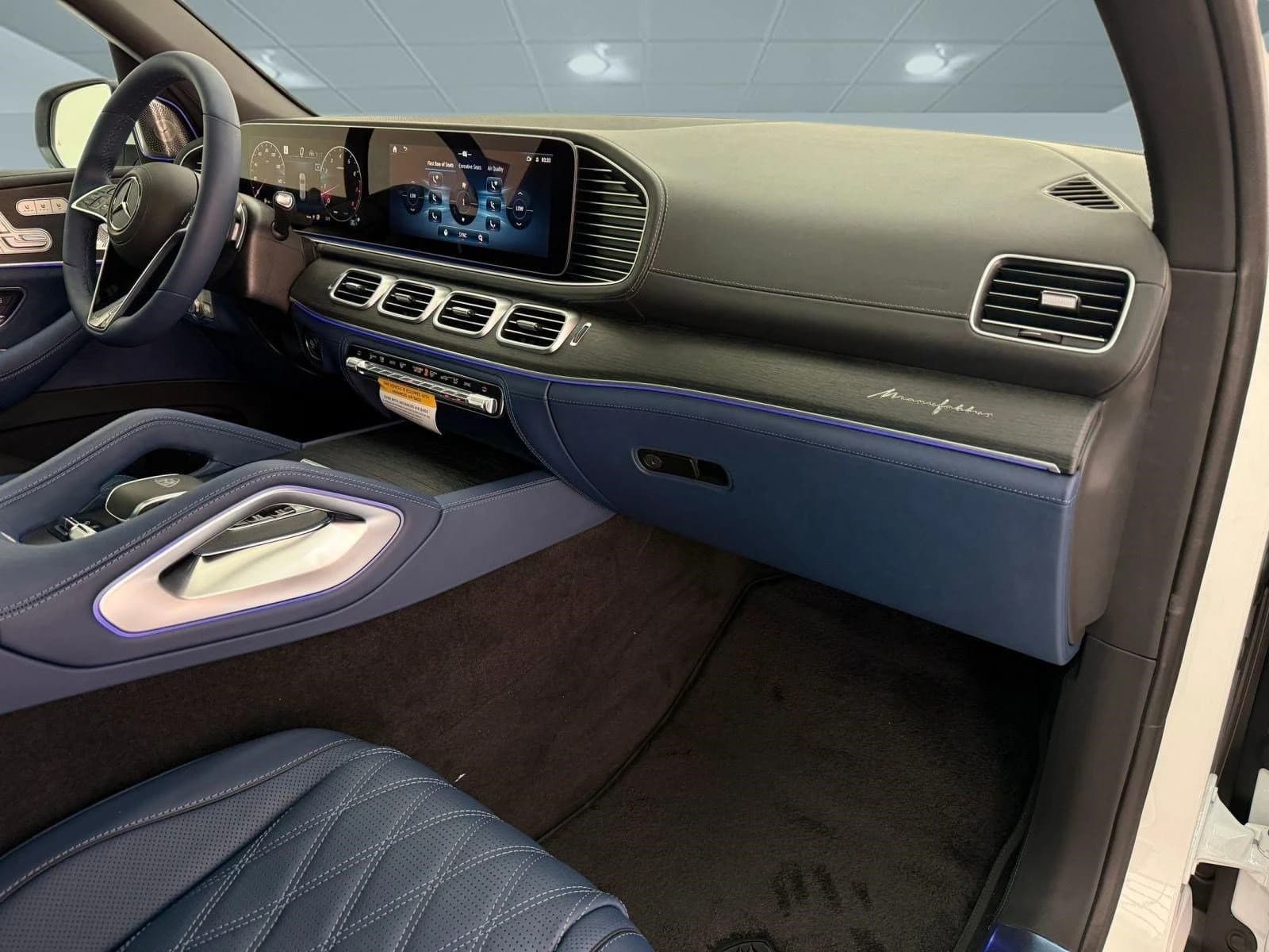 Mercedes-Benz GLS Maybach GLS 600 4MATIC SUV 2026 — side view