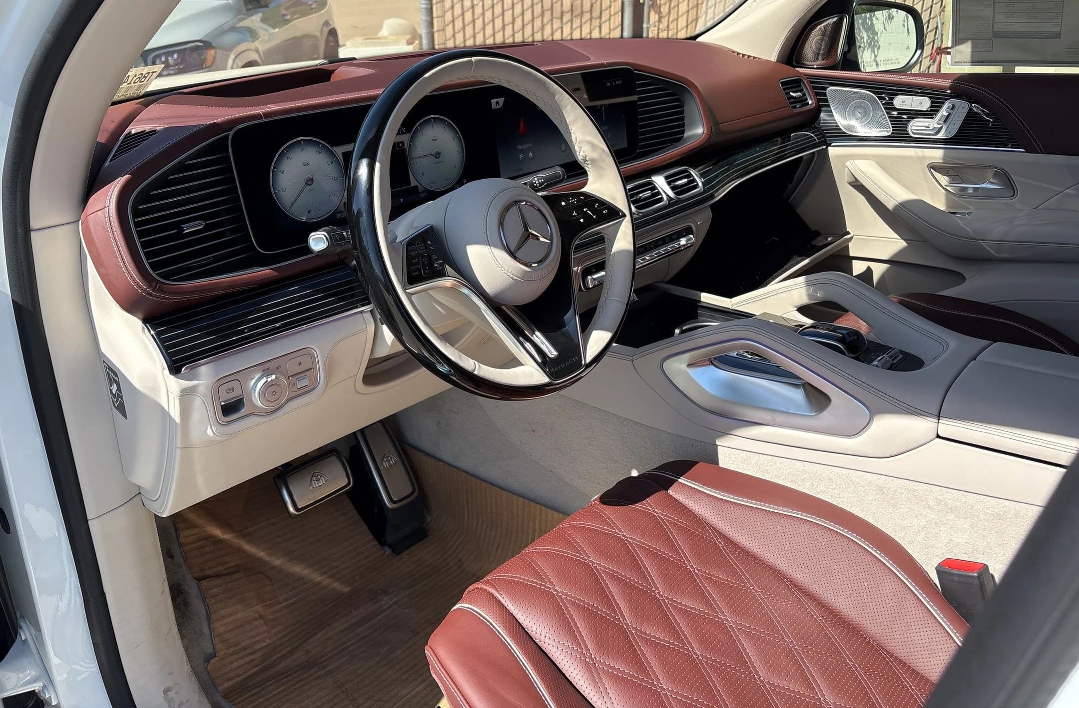 Mercedes-Benz GLS Maybach GLS 600 4MATIC SUV 2026 — side view