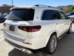 Mercedes-Benz GLS Maybach GLS 600 4MATIC SUV 2026 — side view