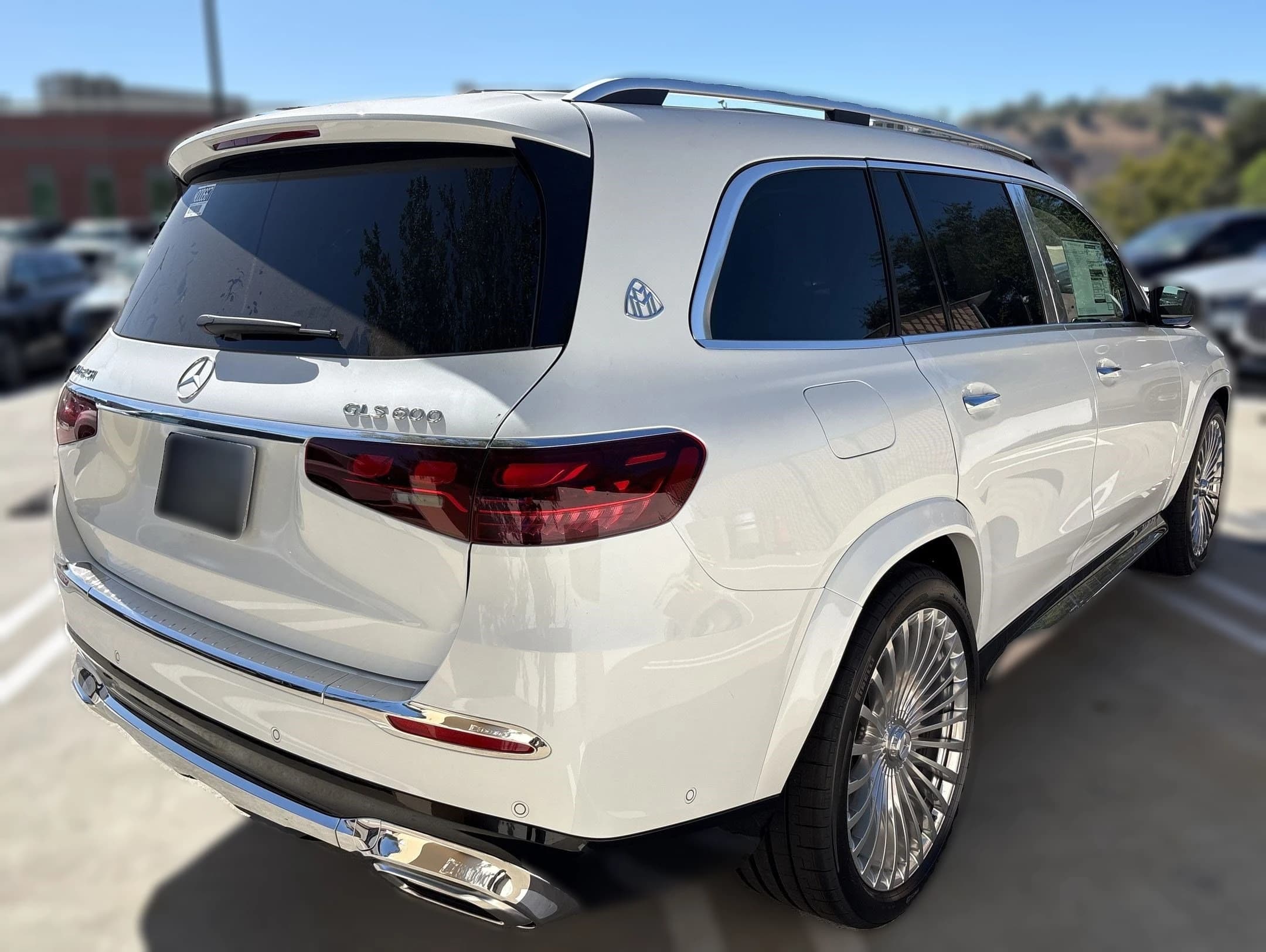 Mercedes-Benz GLS Maybach GLS 600 4MATIC SUV 2026 — side view