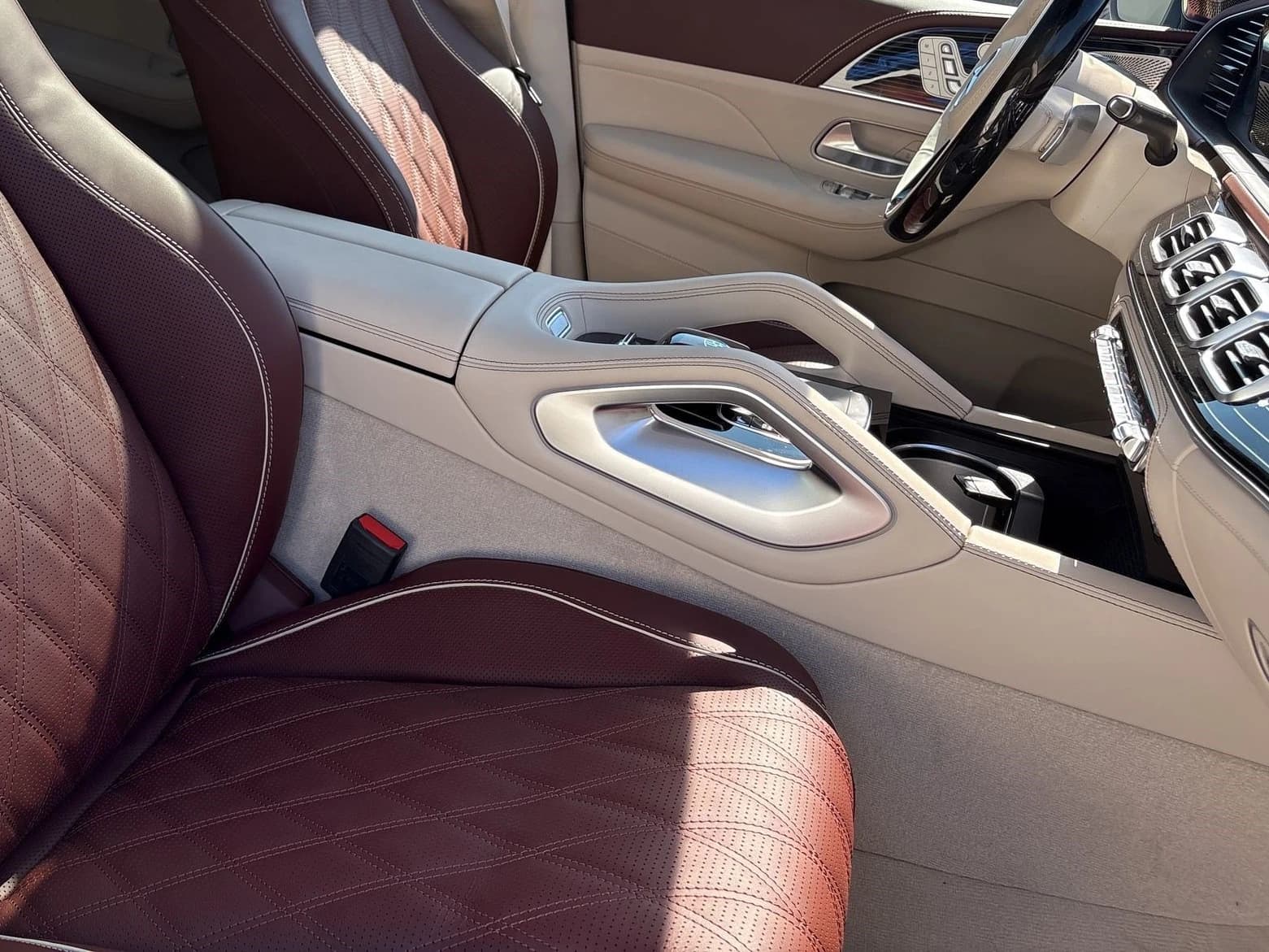 Mercedes-Benz GLS Maybach GLS 600 4MATIC SUV 2026 — side view
