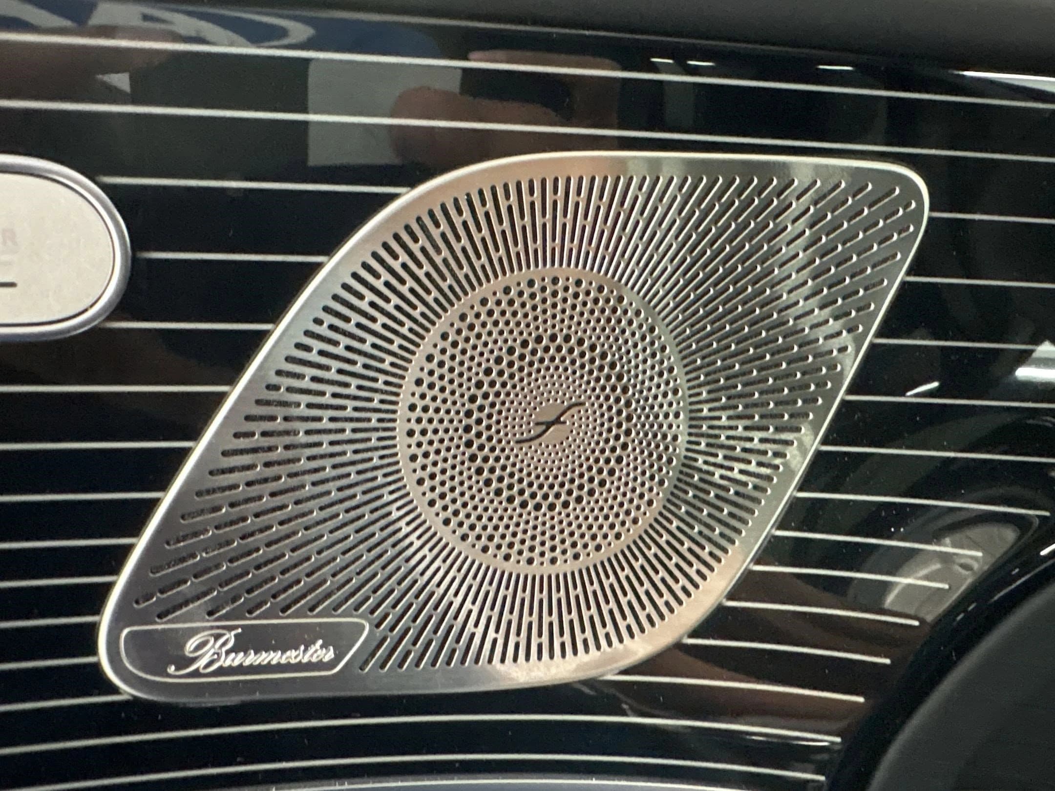Mercedes-Benz GLS Maybach GLS 600 4MATIC SUV 2026 — side view