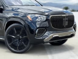 Mercedes-Benz GLS Maybach GLS 600 4MATIC SUV 2026 — side view