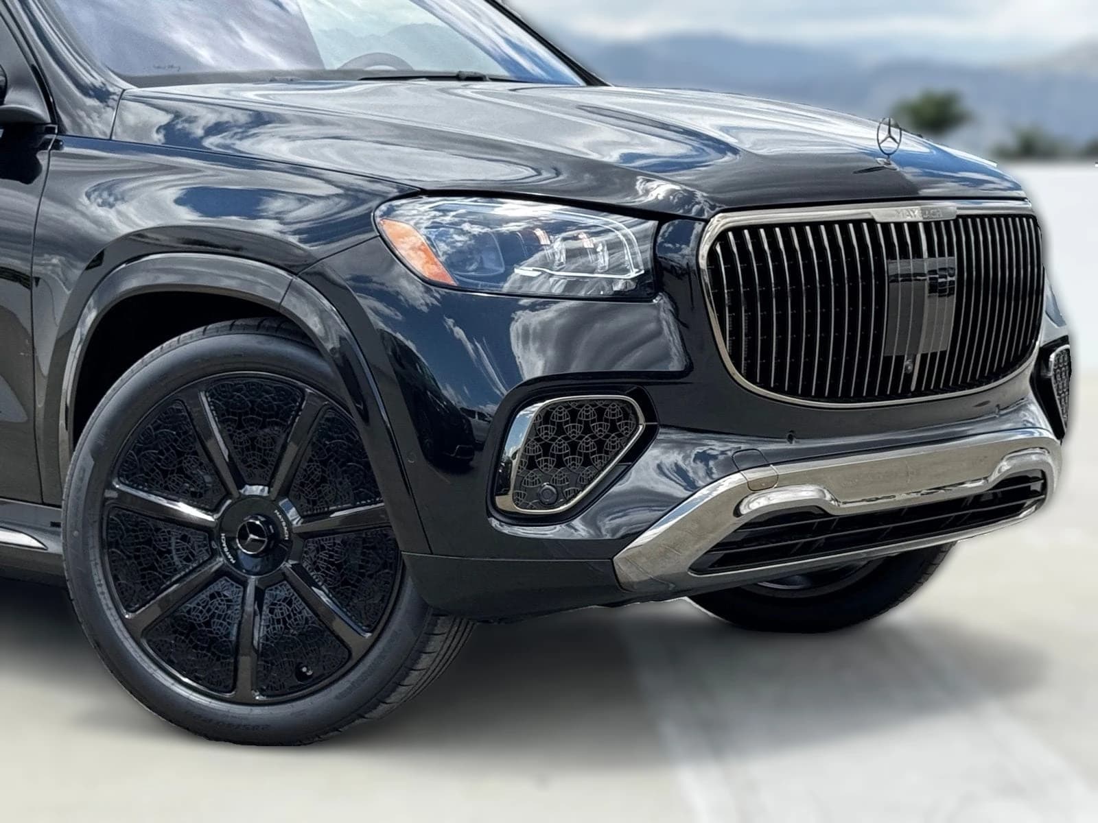 Mercedes-Benz GLS Maybach GLS 600 4MATIC SUV 2026 — side view