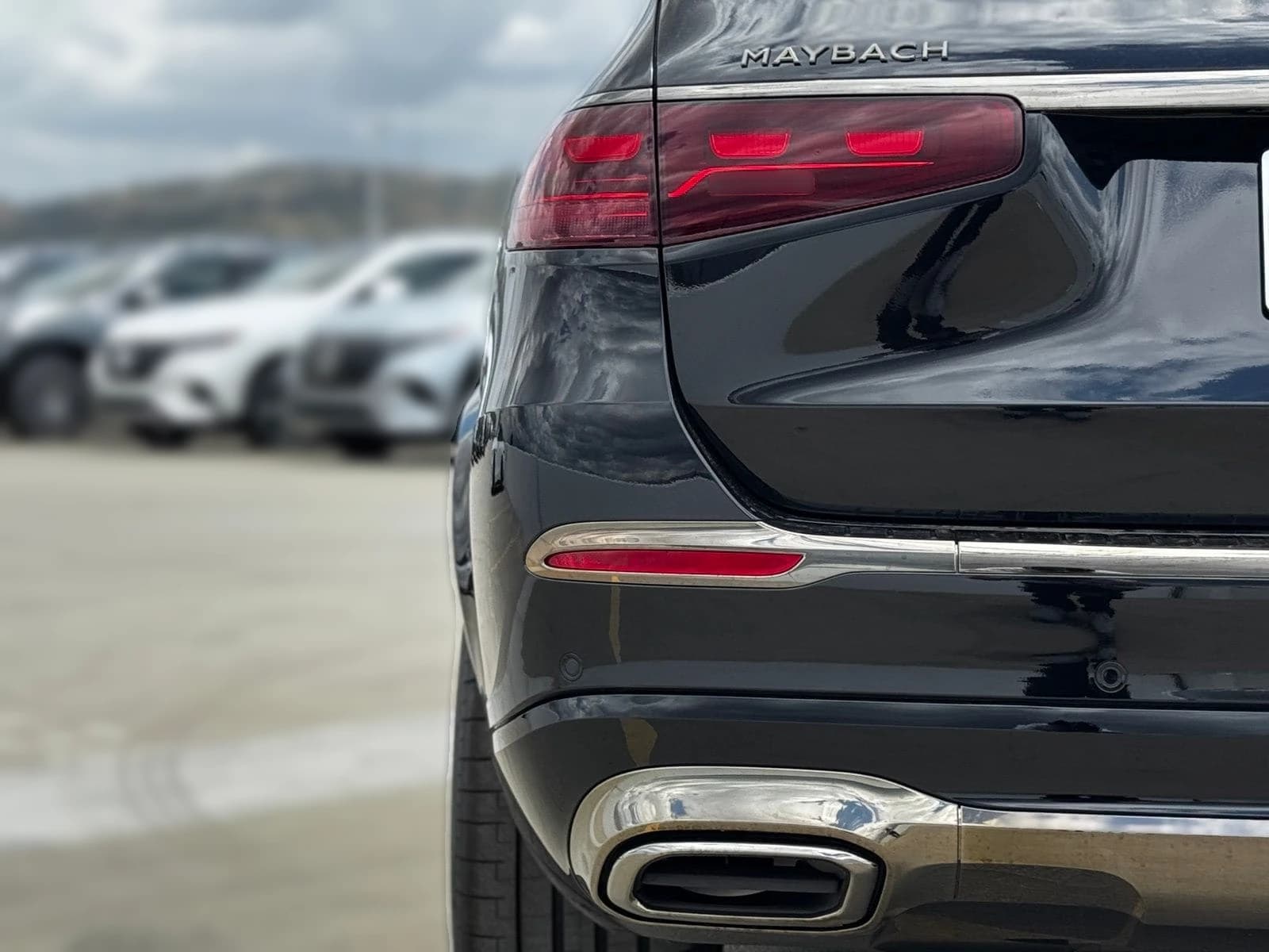 Mercedes-Benz GLS Maybach GLS 600 4MATIC SUV 2026 — side view