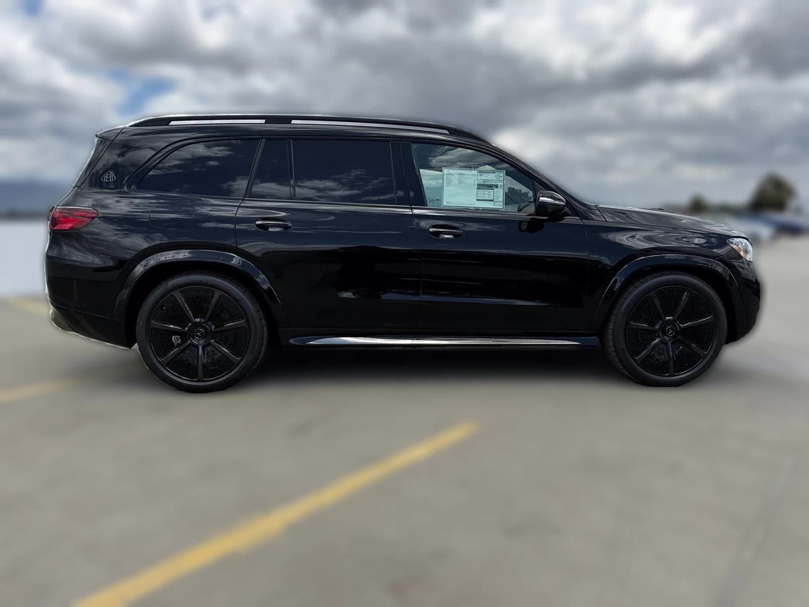 Mercedes-Benz GLS Maybach GLS 600 4MATIC SUV 2026 — side view