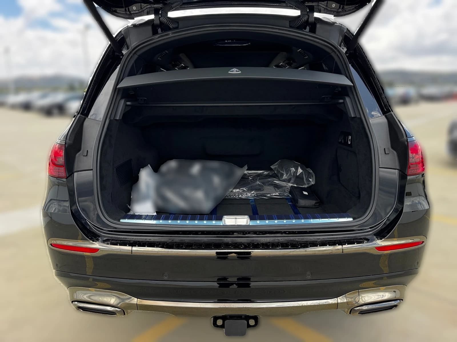 Mercedes-Benz GLS Maybach GLS 600 4MATIC SUV 2026 — side view