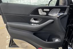 Mercedes-Benz GLS Maybach GLS 600 4MATIC SUV 2026 — side view
