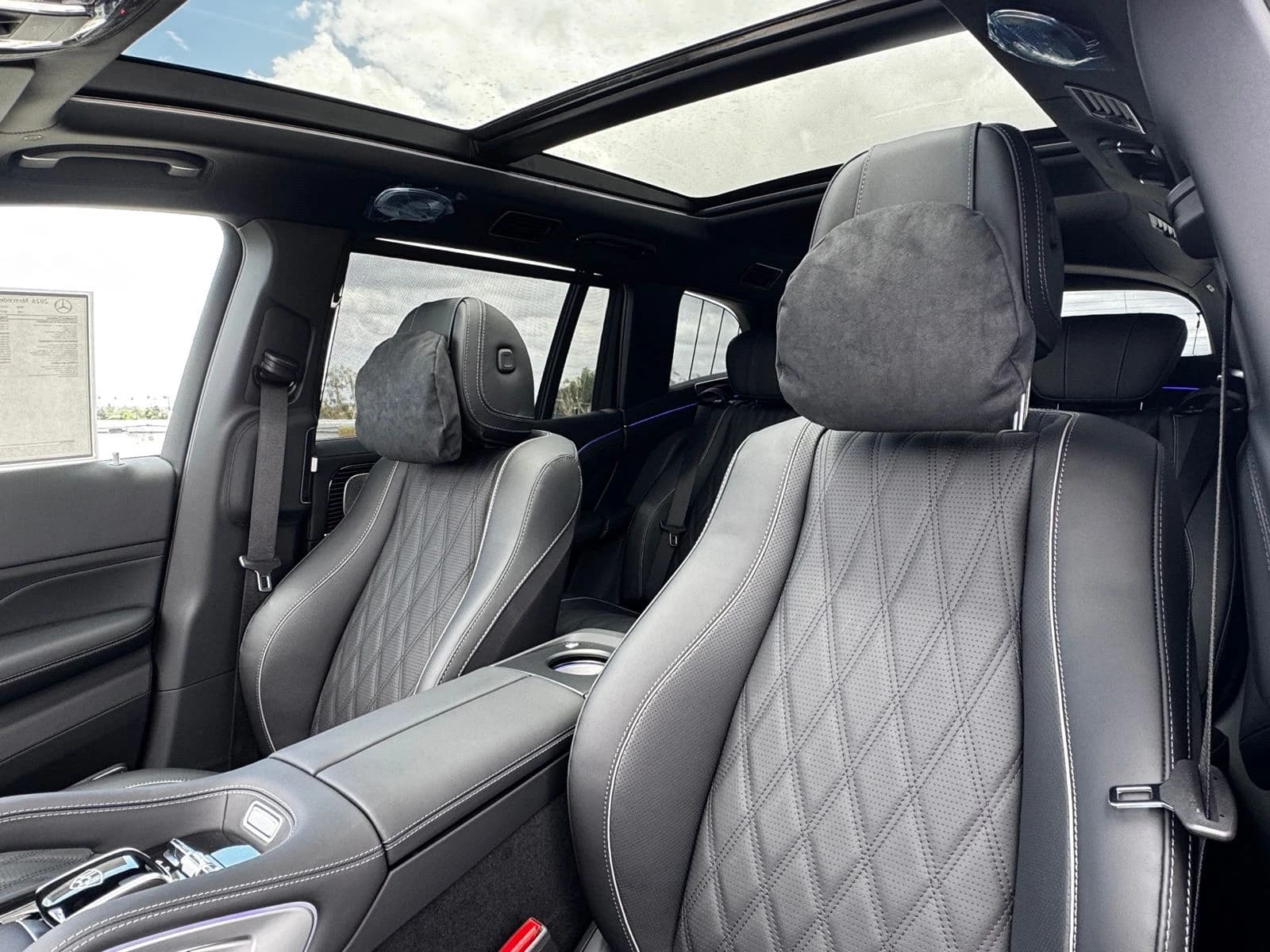 Mercedes-Benz GLS Maybach GLS 600 4MATIC SUV 2026 — side view