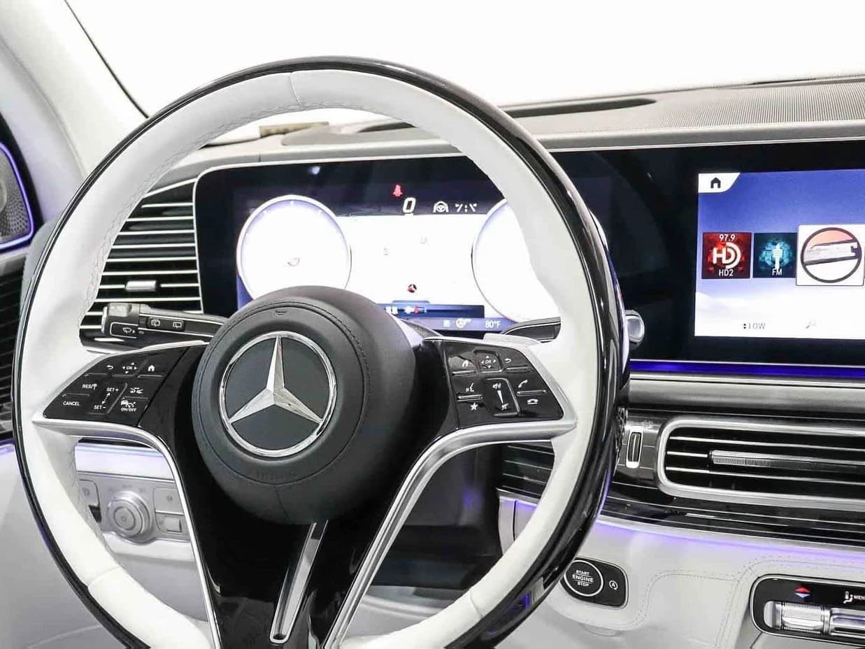 Mercedes-Benz GLS Maybach GLS 600 4MATIC SUV 2026 — side view