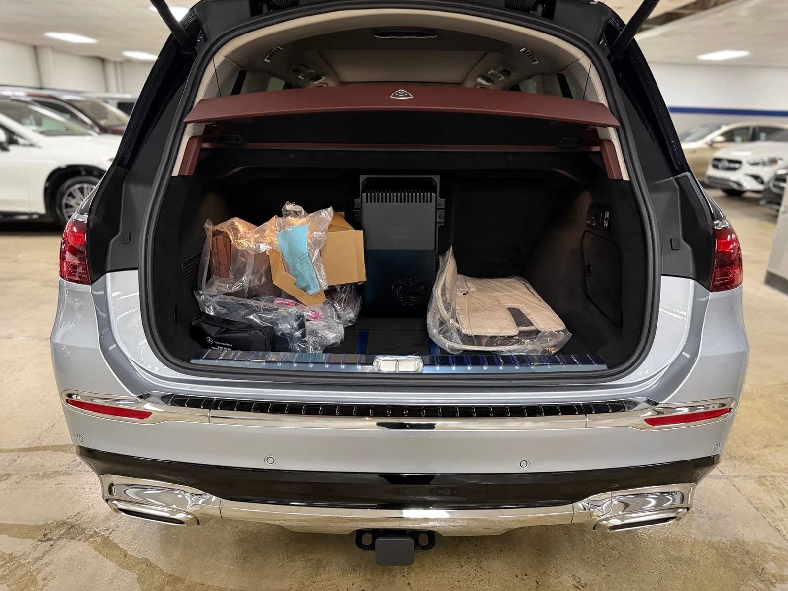 Mercedes-Benz GLS Maybach GLS 600 4MATIC SUV 2026 — side view