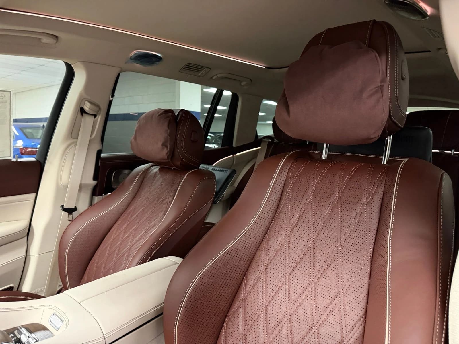 Mercedes-Benz GLS Maybach GLS 600 4MATIC SUV 2026 — side view