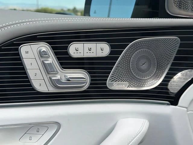 Mercedes-Benz GLS Maybach GLS 600 4MATIC SUV 2026 — side view