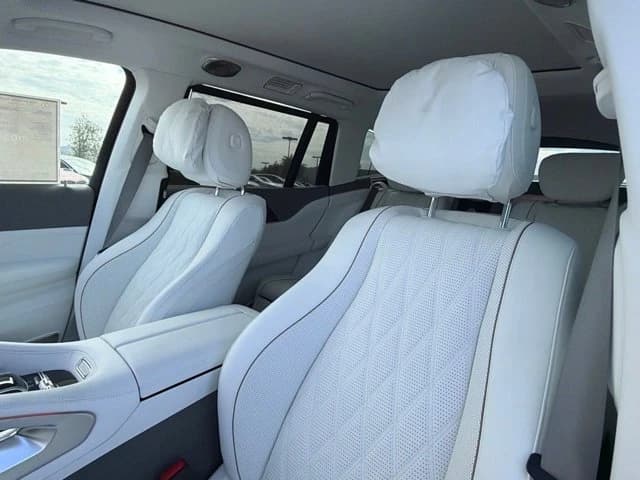 Mercedes-Benz GLS Maybach GLS 600 4MATIC SUV 2026 — side view