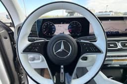 Mercedes-Benz GLS Maybach GLS 600 4MATIC SUV 2026 — side view